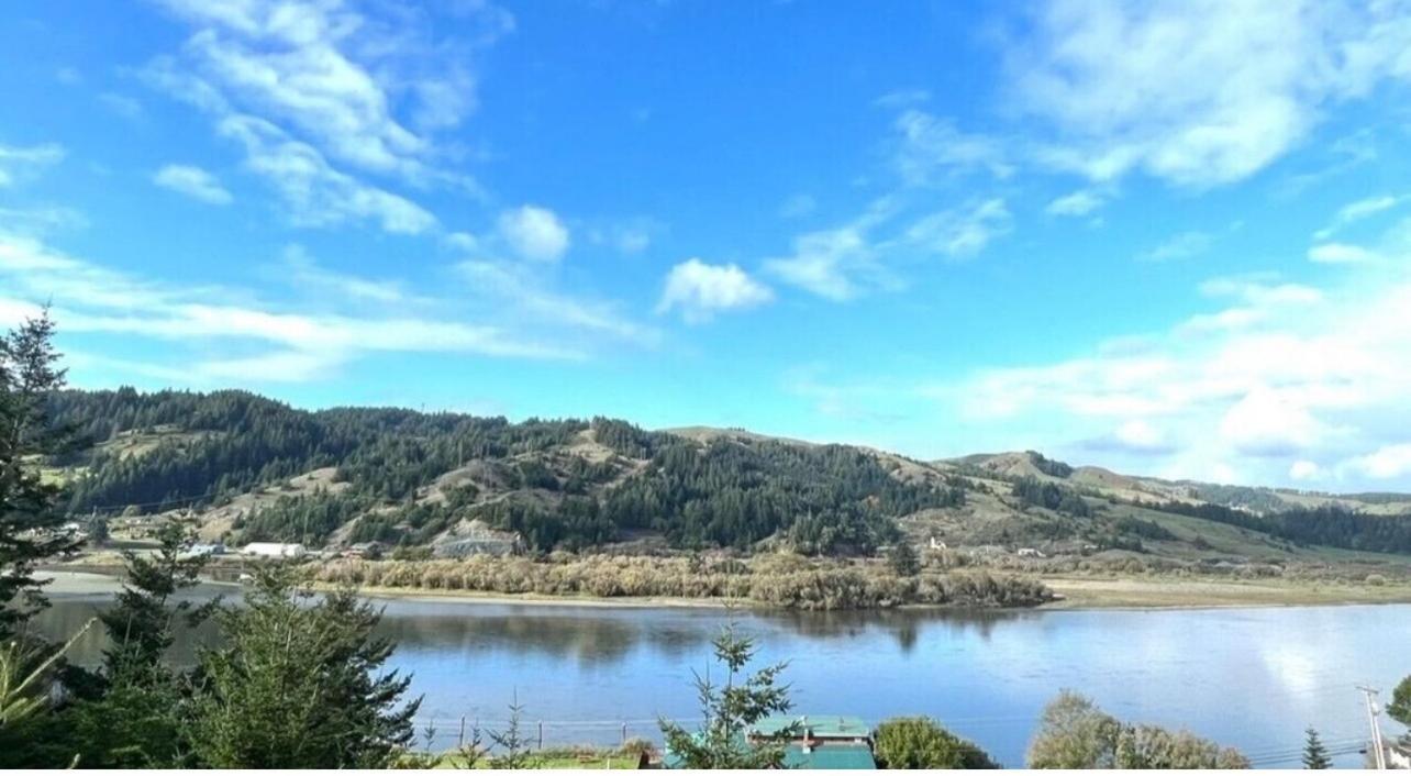 Rogue River Landing Resort Gold Beach Exteriör bild